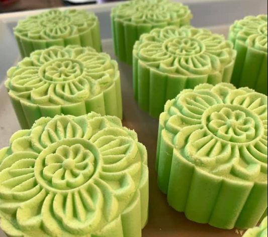 Lily of the Valley Bath Bomb